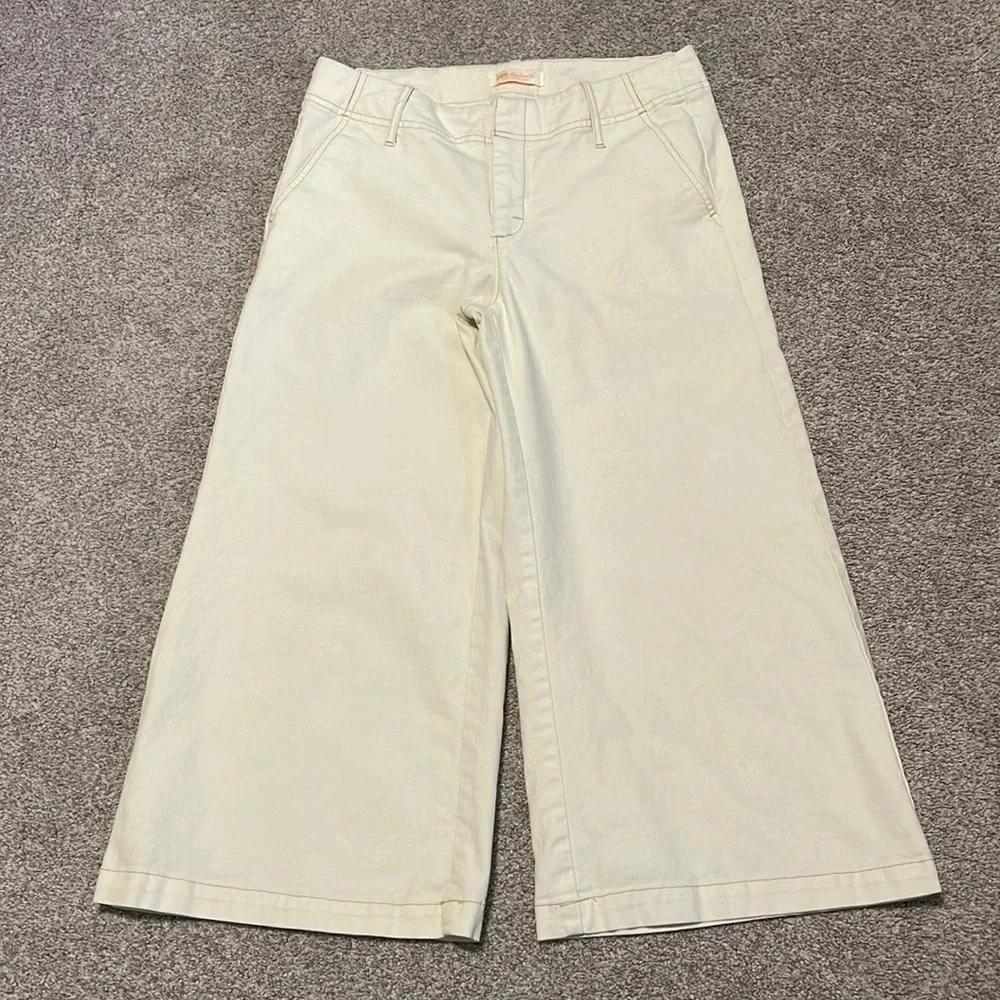 Lee One True Fit Lower On The Waist Wide Leg Cropped Jeans Off White 7/8.